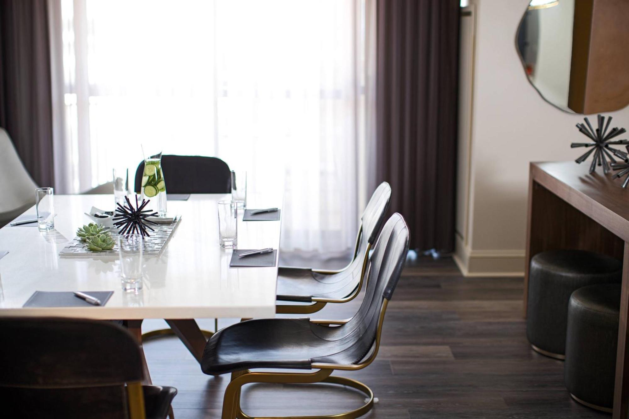 Renaissance Raleigh North Hills Hotel Ngoại thất bức ảnh