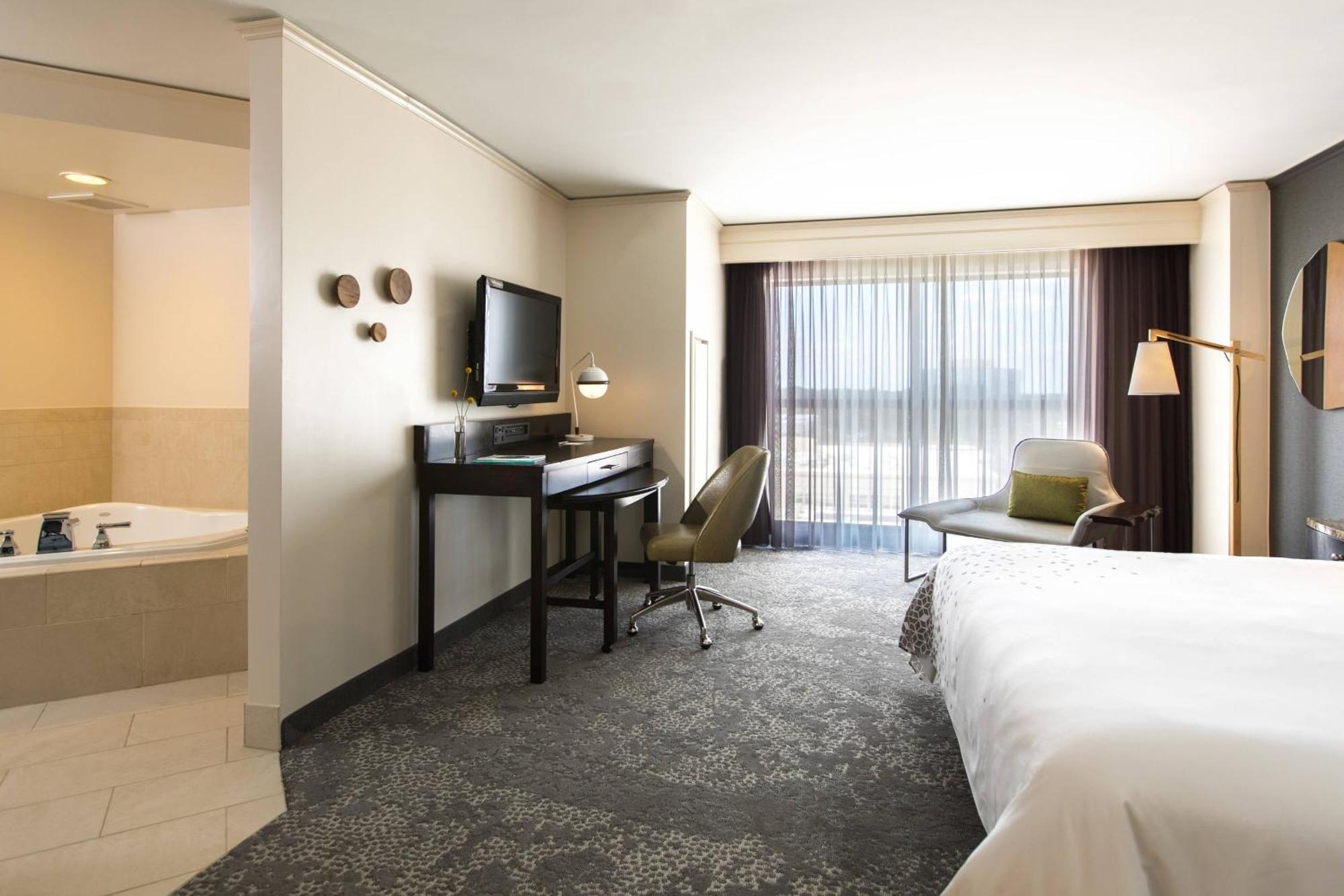Renaissance Raleigh North Hills Hotel Ngoại thất bức ảnh